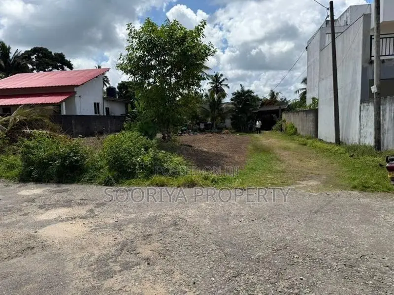 Near Piliyandala Town Land for Sale