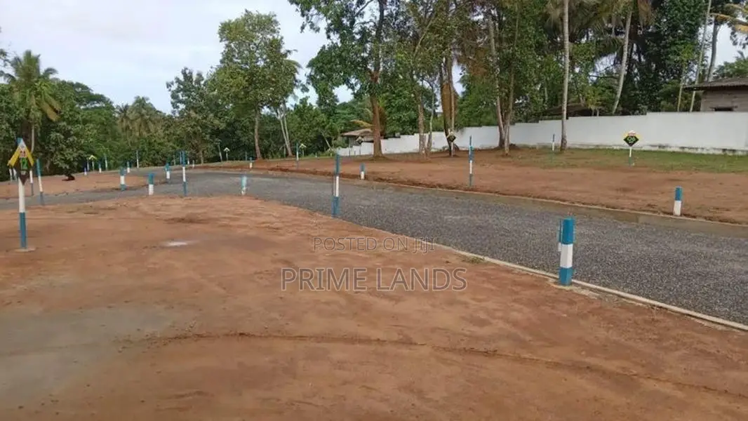 කඩවතට නුවර-කොළඹ බස්පාරට නුදුරින් අගනා නෙවාසික බිම් කොටස් විකිණීමට