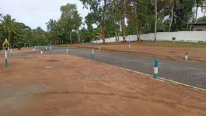 කඩවතට නුවර-කොළඹ බස්පාරට නුදුරින් අගනා නෙවාසික බිම් කොටස් විකිණීමට