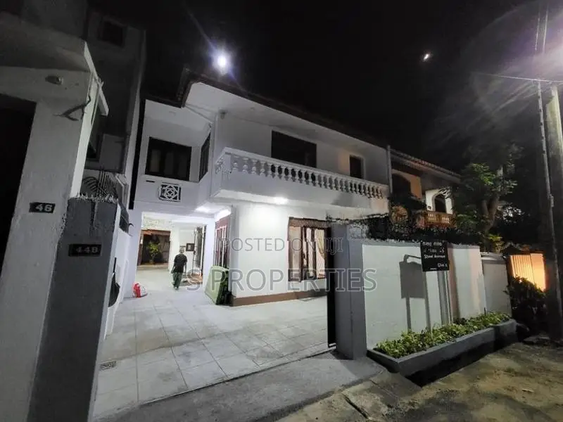 Solid house for sale in Station road Dehiwela