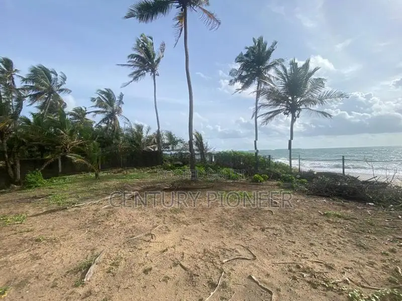 Beach Front Land for Sale in Pamunugama