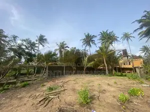 Beach Front Land for Sale in Pamunugama