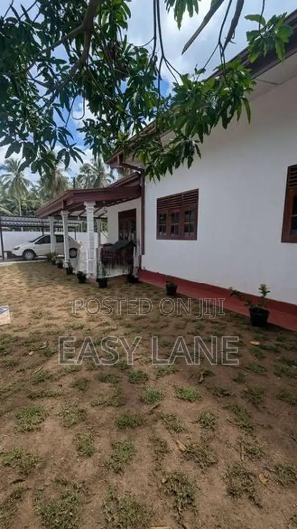 House for Sale in Weliweriya