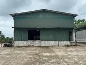 Warehouse for sale in Minuwangoda