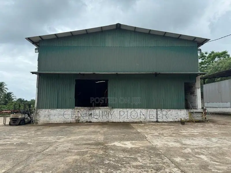 Warehouse for sale in Minuwangoda