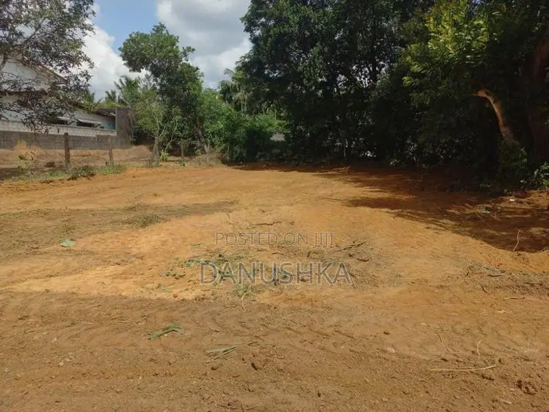 Land For Sale in Pitipana