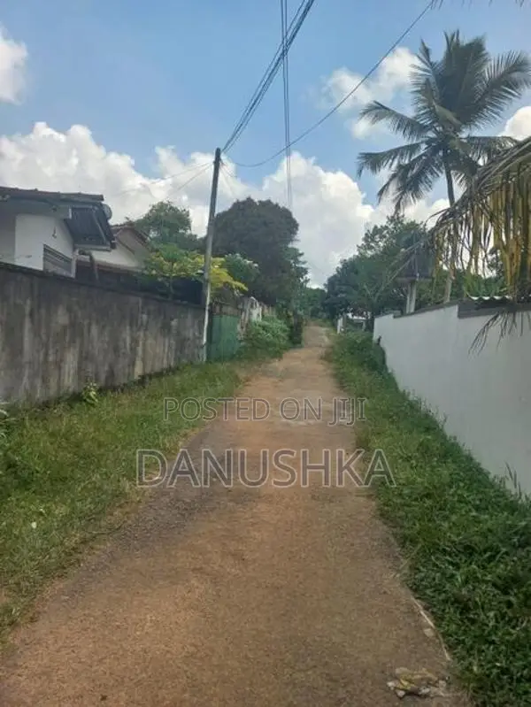 Land For Sale in Pitipana