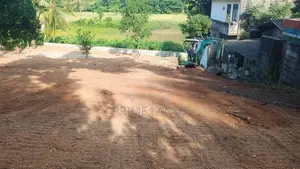 කඩවත දෙල්ගොඩ 210 බස් පාරට මිටර් 500යි සුන්දර වෙල්‍ යායකට මායිම්ව ඉඩම්