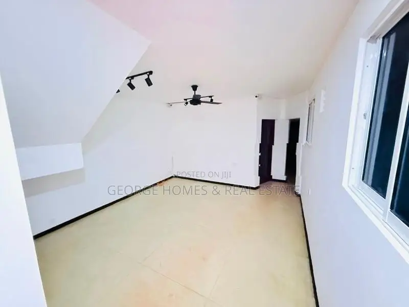9 Bedroom House for Rent at Borella