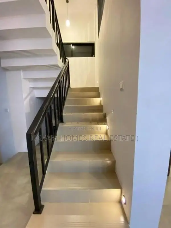 Spacious 3-Bedroom House for Sale – Gothatuwa
