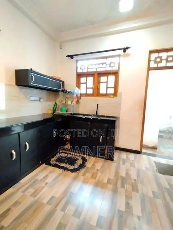 නිවසක් බදු දීමට ඇත -වැල්ලම්පිටිය