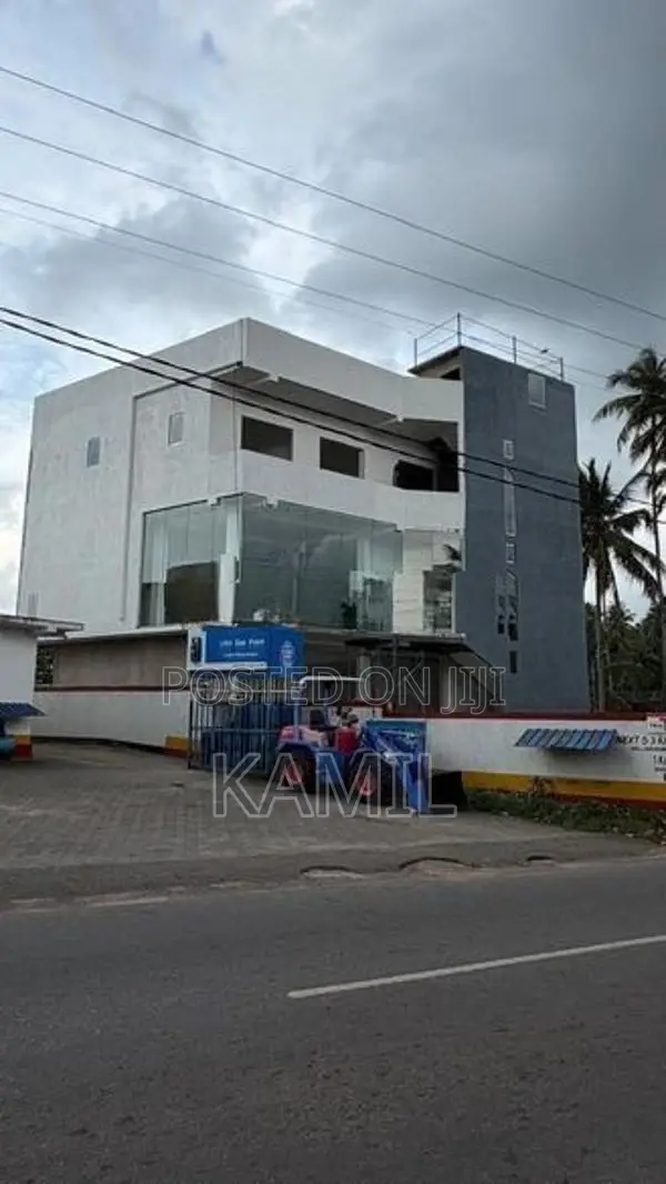 Prime Commercial Building For Rent Yakkala In Gampaha
