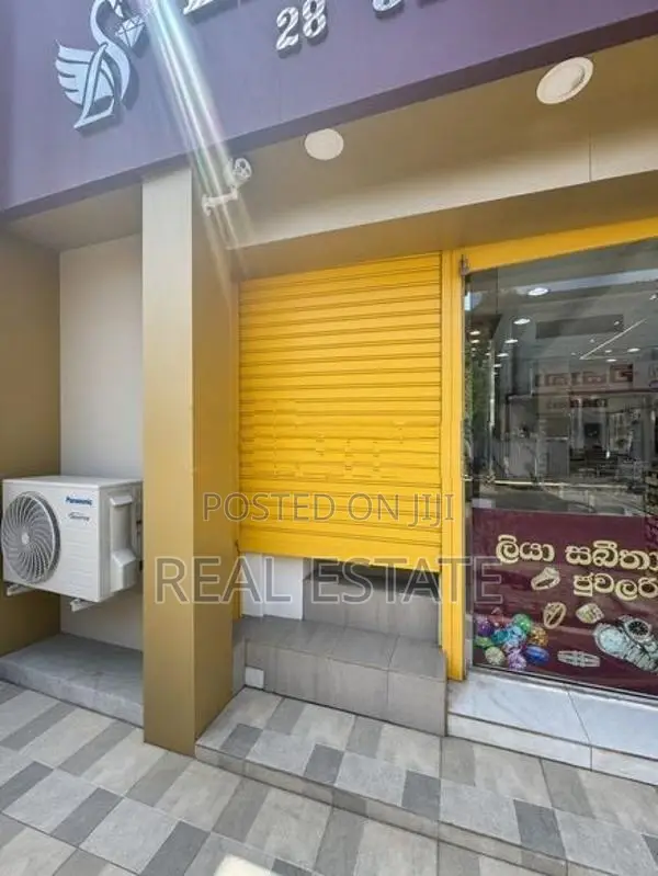 Commercial property for rent in Ja Ela - REF 72