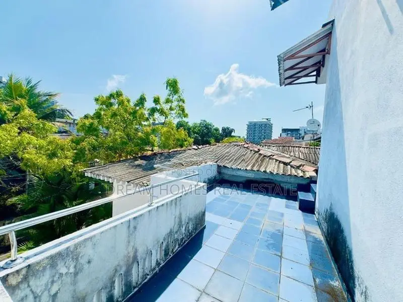 Prime Property in Heart of Nugegoda – 2 Units