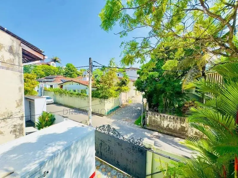 Prime Property in Heart of Nugegoda – 2 Units