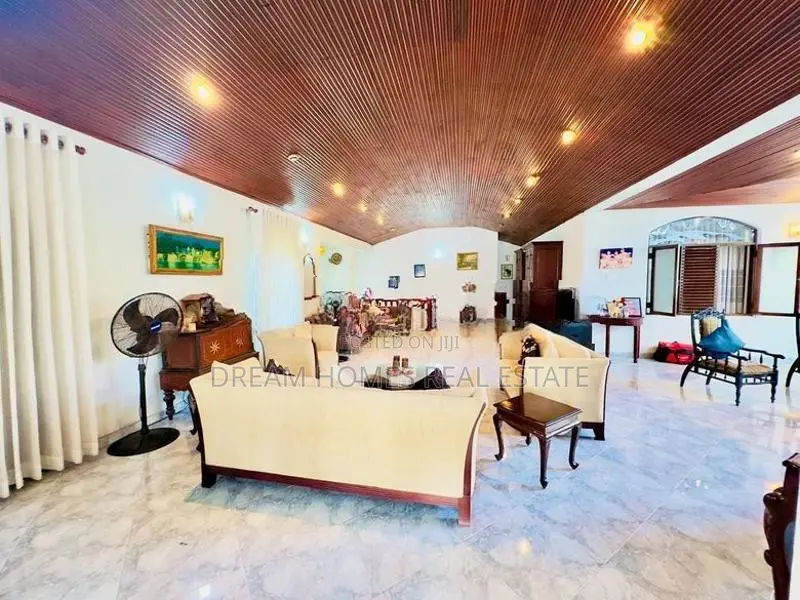 Prime Property in Heart of Nugegoda – 2 Units