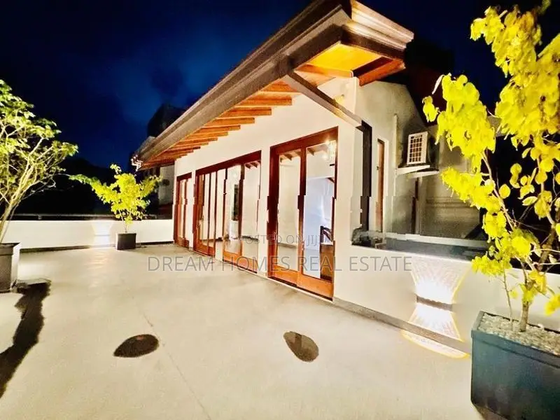 Super Luxury 3-Story House for Sale – Kotte