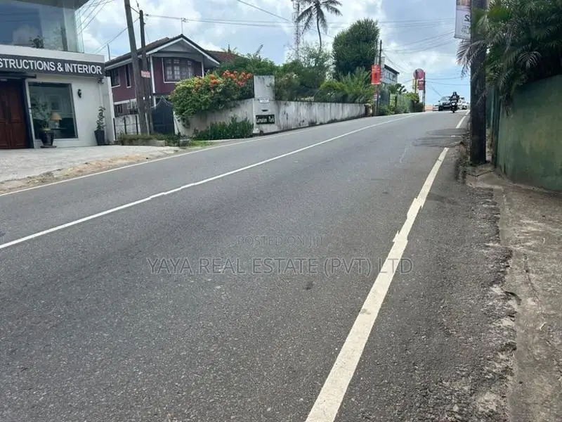 Residential Land for Sale in Thalawathugoda
