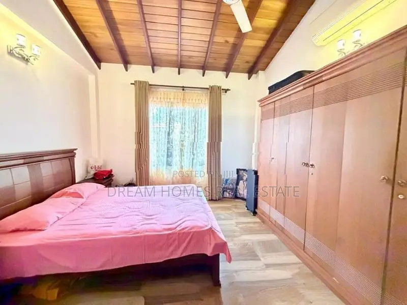 Luxury 4-Bedroom House for Sale – Pelawatta