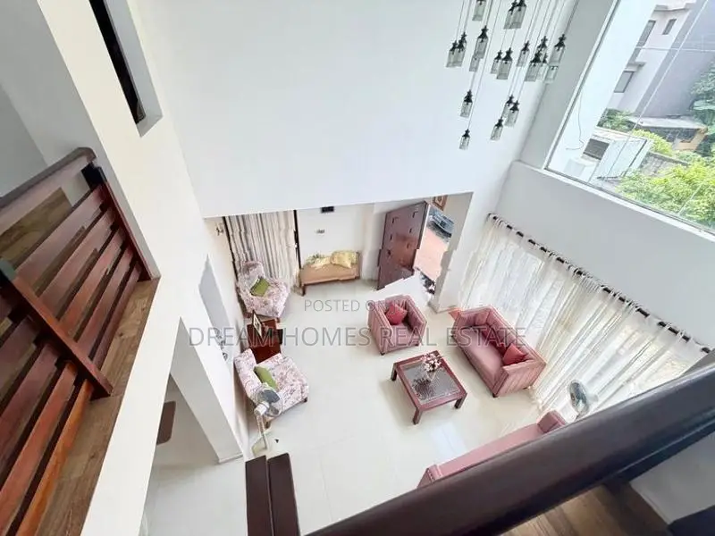 Luxury 4-Bedroom House for Sale – Pelawatta