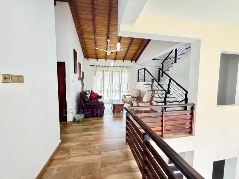 Luxury 4-Bedroom House for Sale – Pelawatta