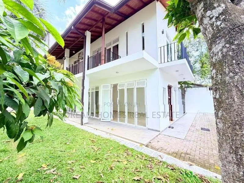 Spacious 3-Storey Residence – Pelawatta