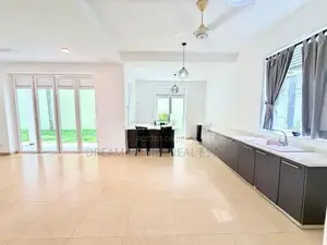 Spacious 3-Storey Residence – Pelawatta