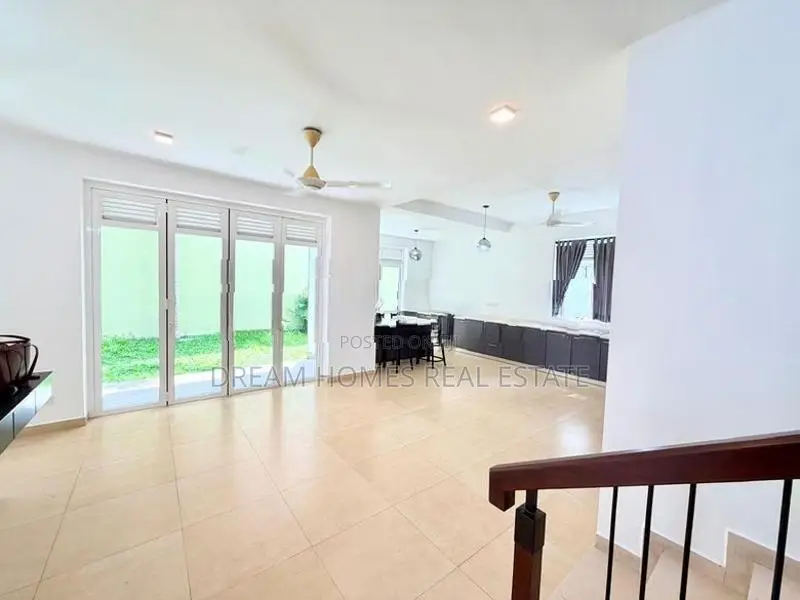 Spacious 3-Storey Residence – Pelawatta