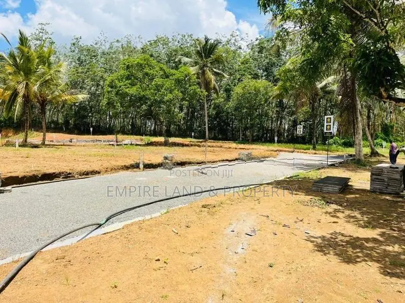 Luxury Land for Sale in Moragahahena Road Homagama