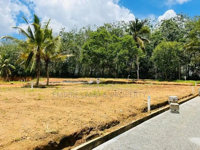 Luxury Land for Sale in Moragahahena Road Homagama