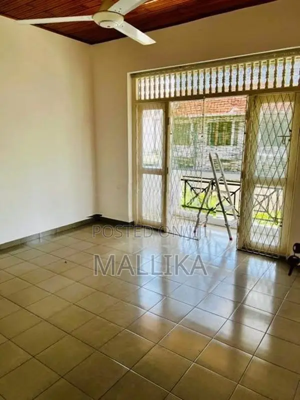Office 1st Floor for Rent Colombo 05
