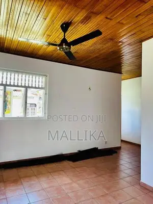 Office 1st Floor for Rent Colombo 05
