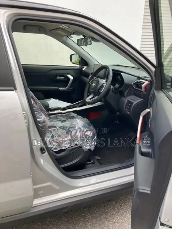 Toyota Raize Hybrid BSM 2026