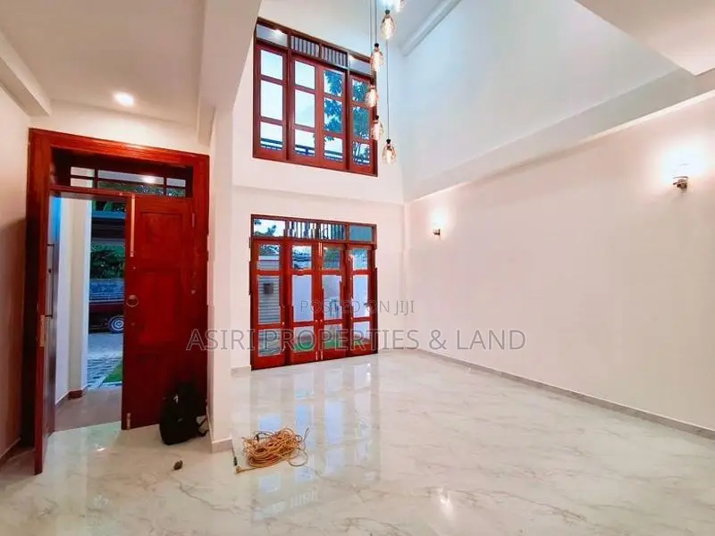 Luxury Modern Two Story House for sale in Piliyandala Madapatha Road