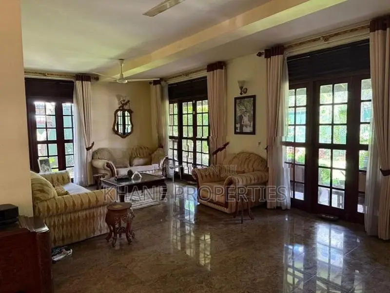 Luxurious 5 Bedroom House for Rent in Nugegoda - 5165 sq ft!