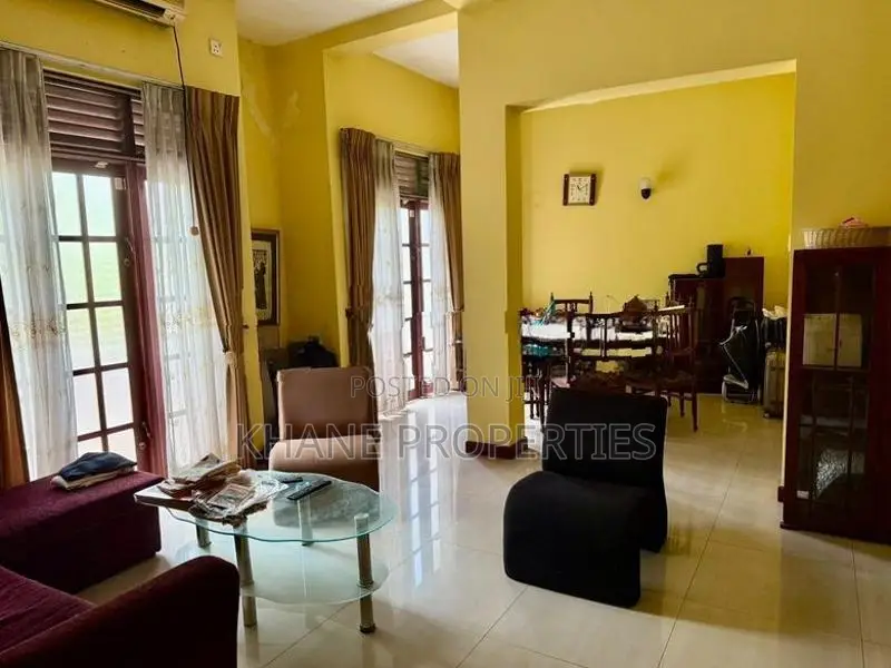 Luxurious 5 Bedroom House for Rent in Nugegoda - 5165 sq ft!