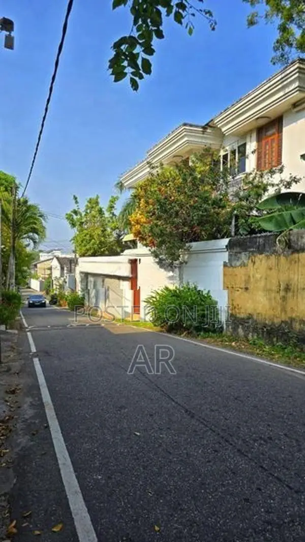 Land with Old House for Sale in Colombo 5