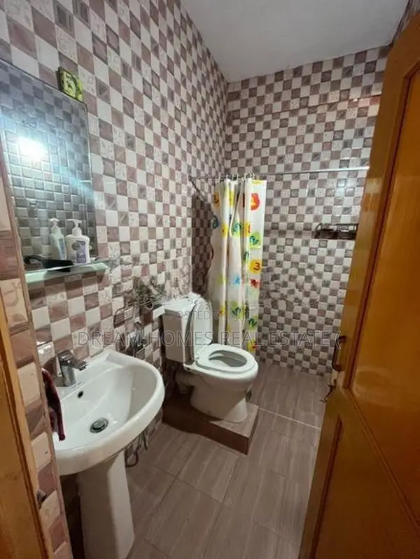Spacious 3-Storey Modern House for Sale – Nugegoda