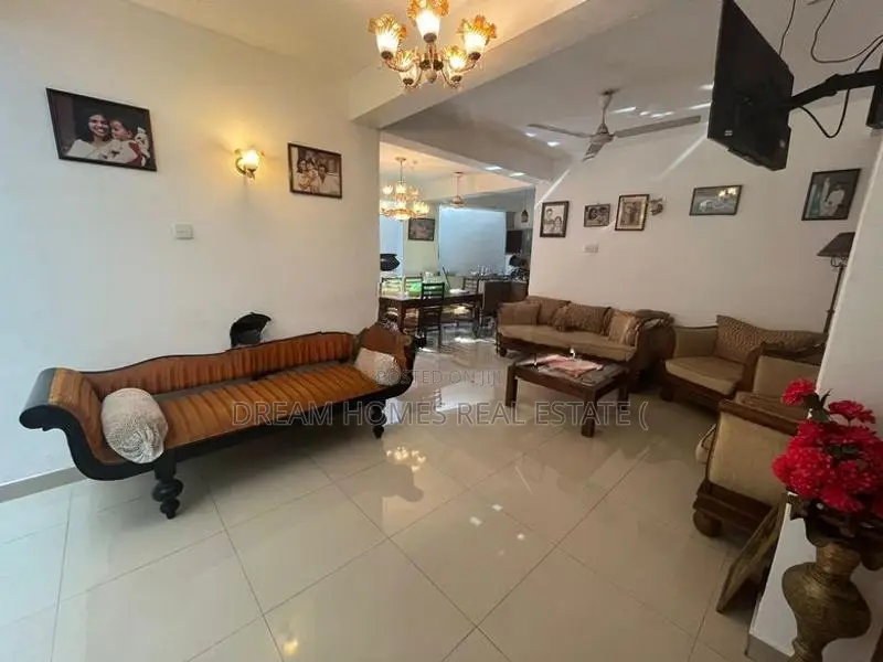 Spacious 3-Storey Modern House for Sale – Nugegoda