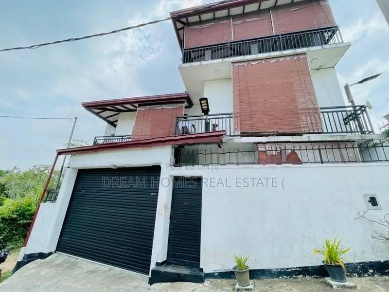 4 Bedroom House for Sale – Kottawa