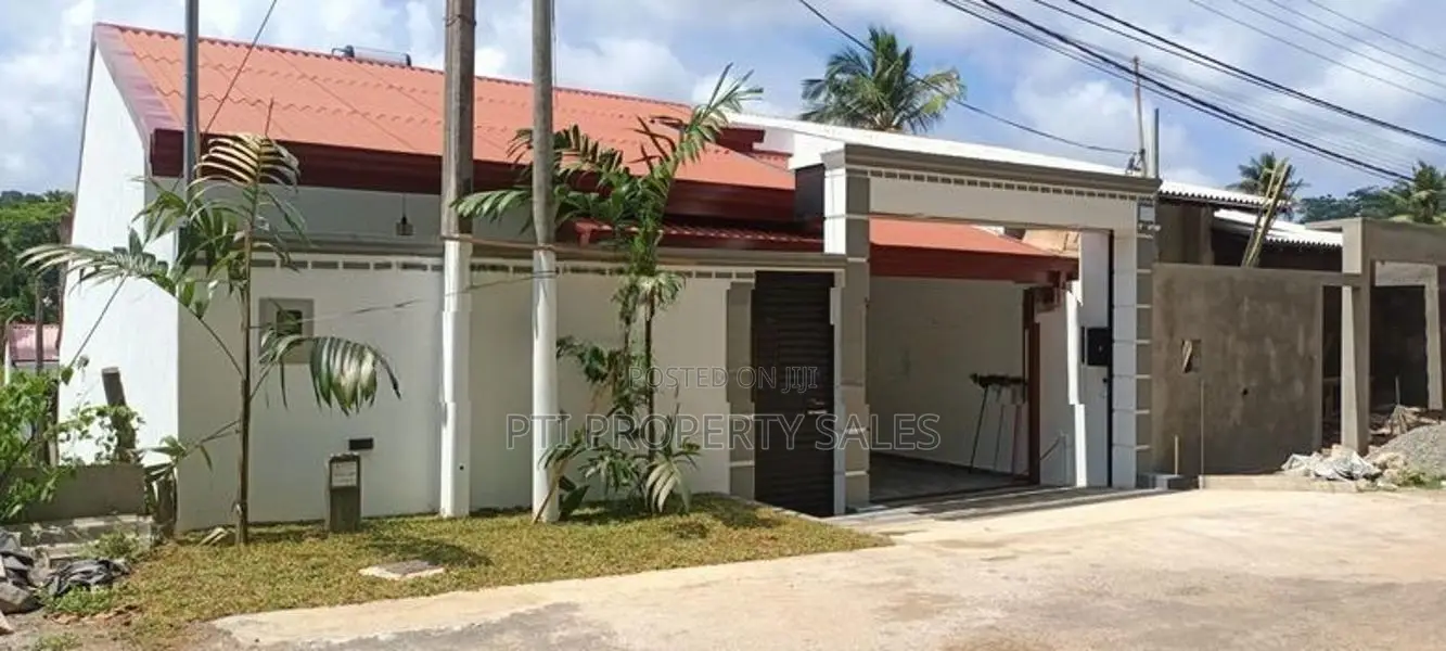 Brand New Luxury Single-Story House for Sale - Kesbewa