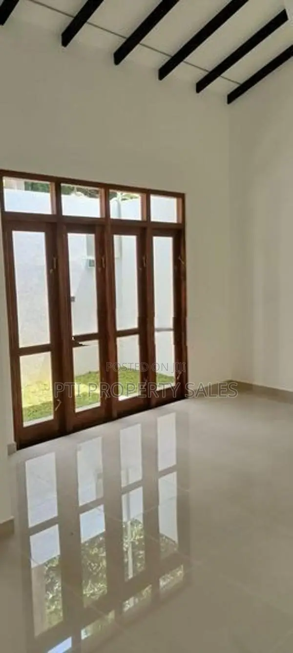 Brand New Luxury Single-Story House for Sale - Kesbewa