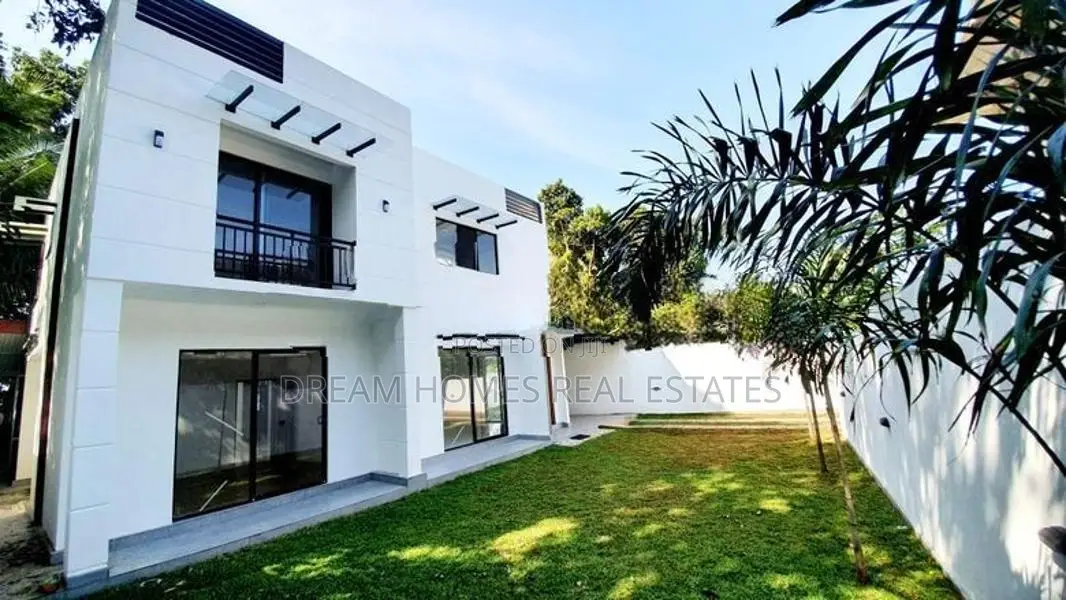 Super Luxury 5-Bedroom House with Rooftop – Kadawatha Kirillawala
