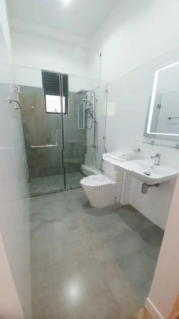 Super Luxury 5-Bedroom House with Rooftop – Kadawatha Kirillawala