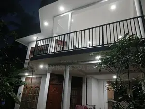 Spacious Dual-Unit House Near Kandy Road – Kadawatha