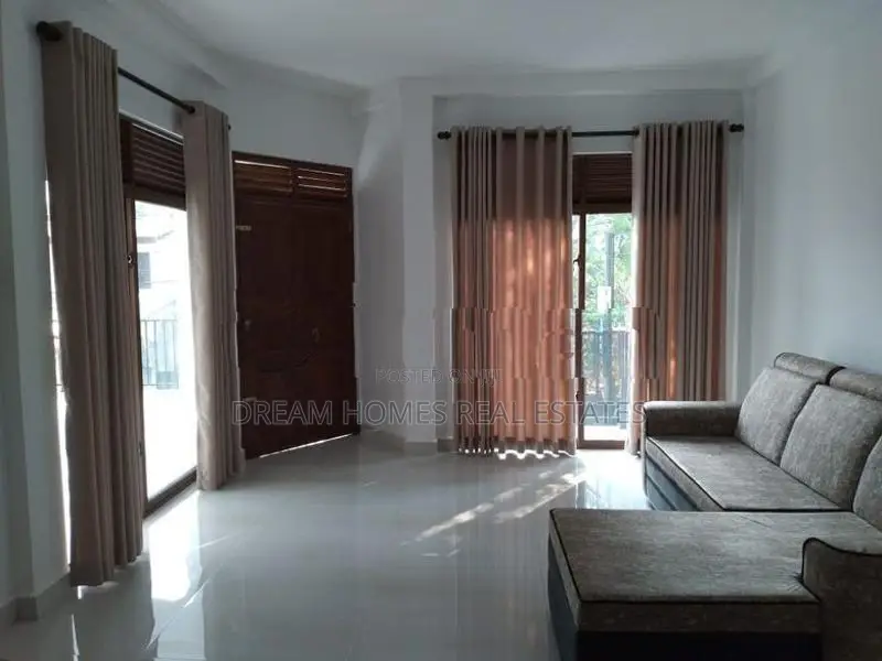 Spacious Dual-Unit House Near Kandy Road – Kadawatha