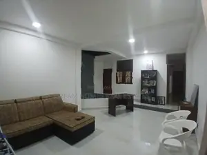 Spacious Dual-Unit House Near Kandy Road – Kadawatha
