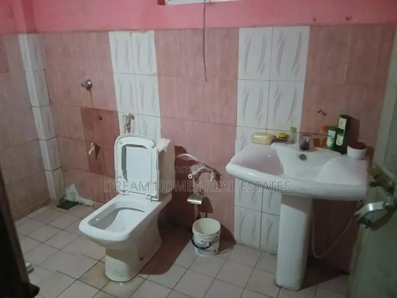 Spacious Dual-Unit House Near Kandy Road – Kadawatha