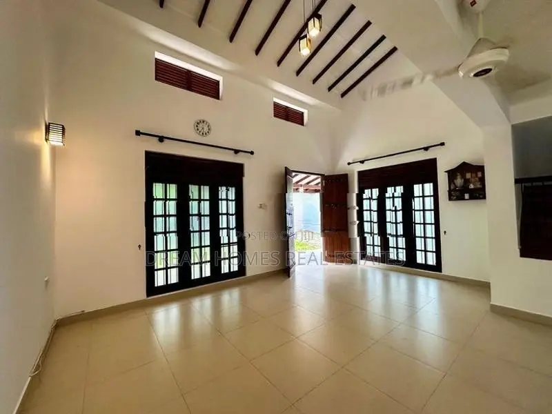 Luxury 2-Story Family Home – Prime Kadawatha Location