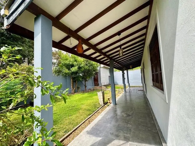 Luxury 2-Story Family Home – Prime Kadawatha Location